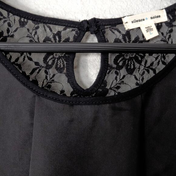 Silence + Noise Women’s Blouse Black Lace Dark Romantic Contrast Sleeves Size L - Picture 3 of 11